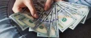 pay long distance movers tips