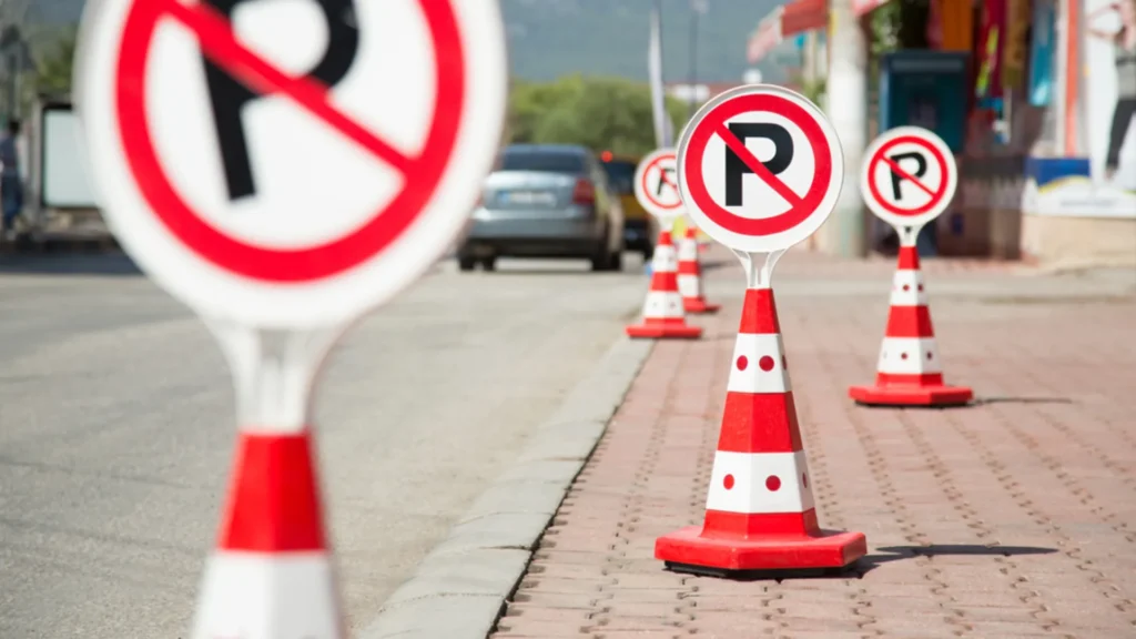 No-parking-signs-and-traffic-cones-used-for-Denver-moving-truck-permit